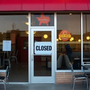 Shreveport Posados Cafe closed with a 'Closed' sign